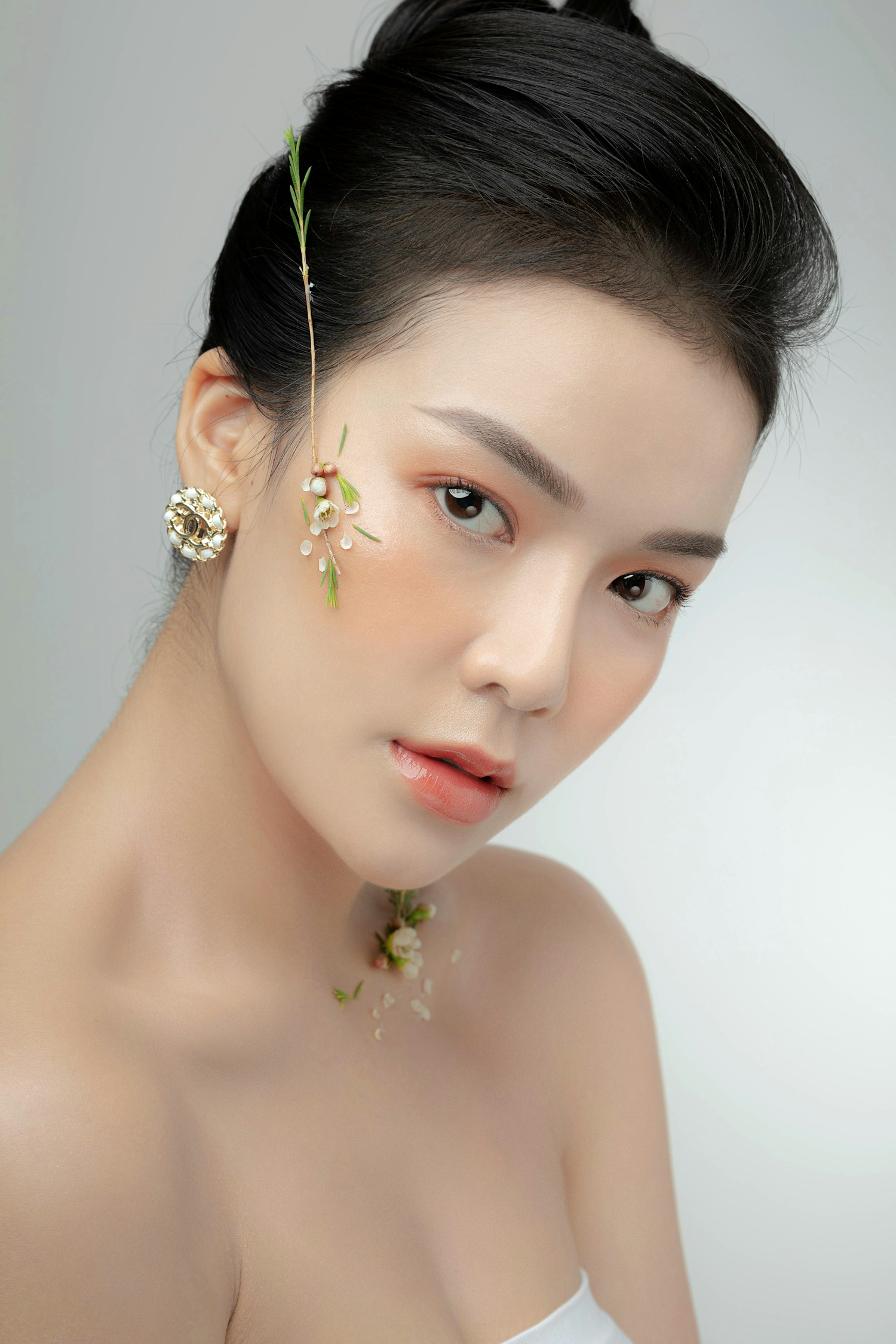 스킨케어 모델 (샘플 이미지)